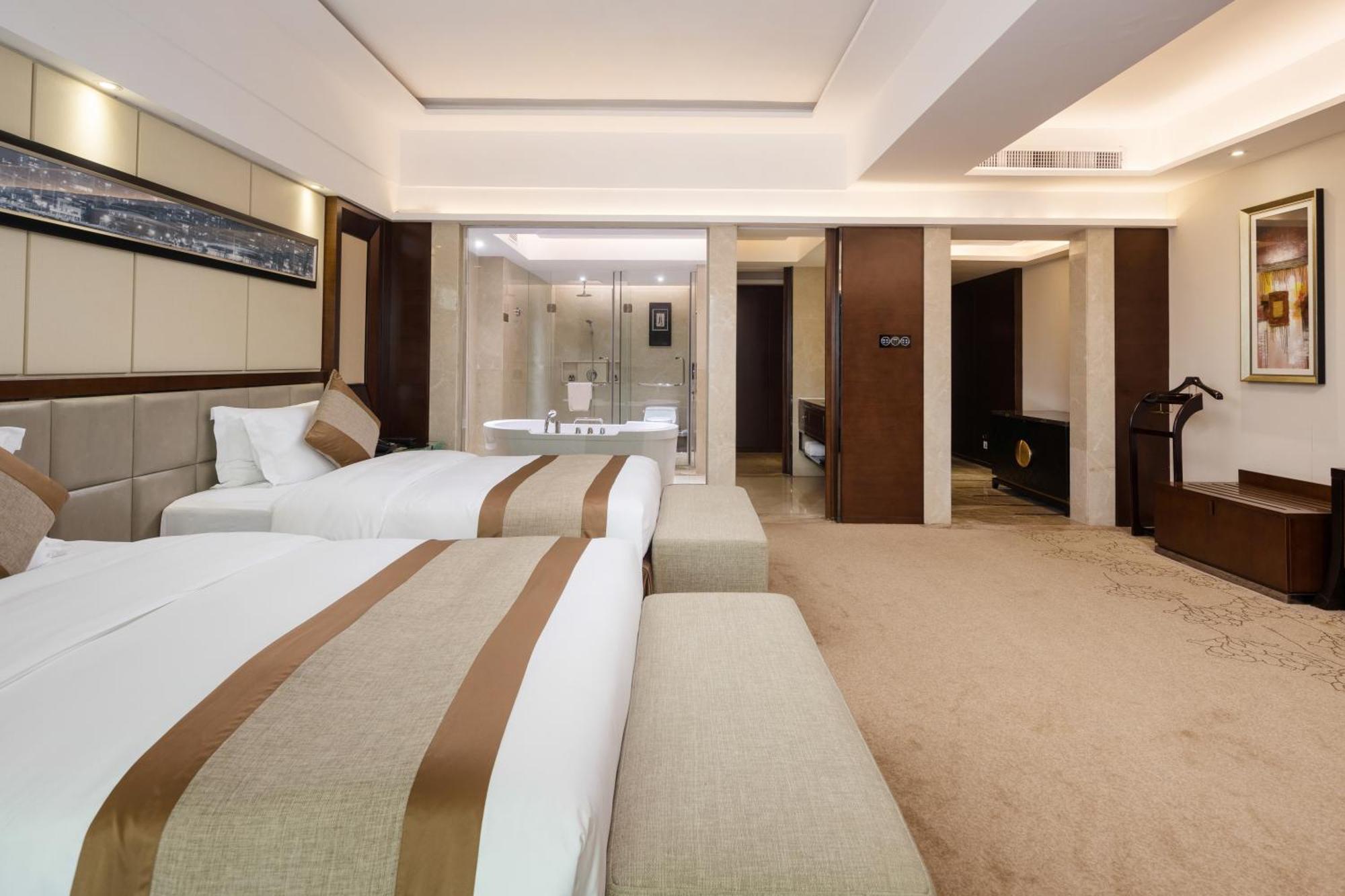 Maoming International Hotel ภายนอก รูปภาพ
