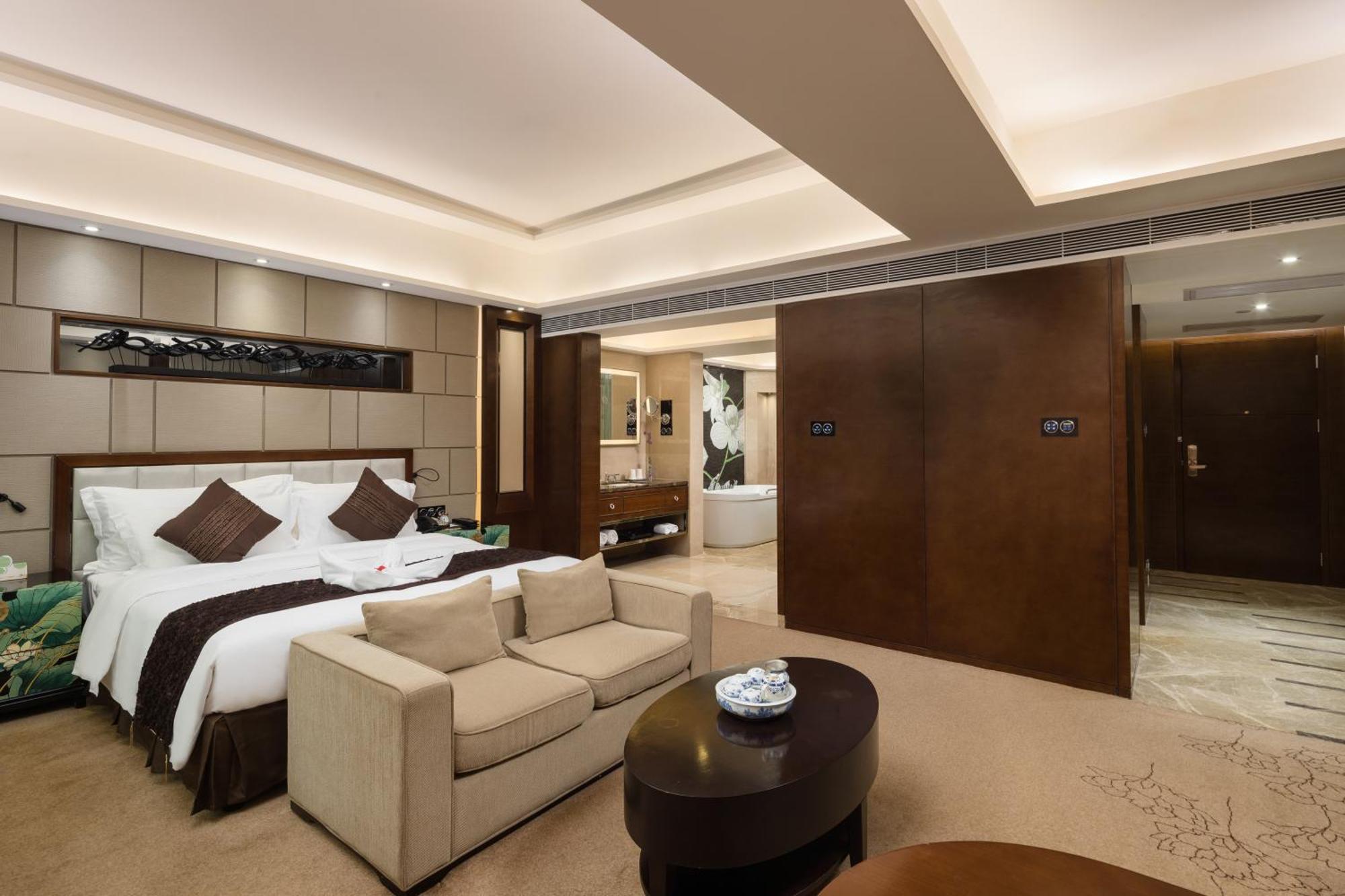 Maoming International Hotel ภายนอก รูปภาพ