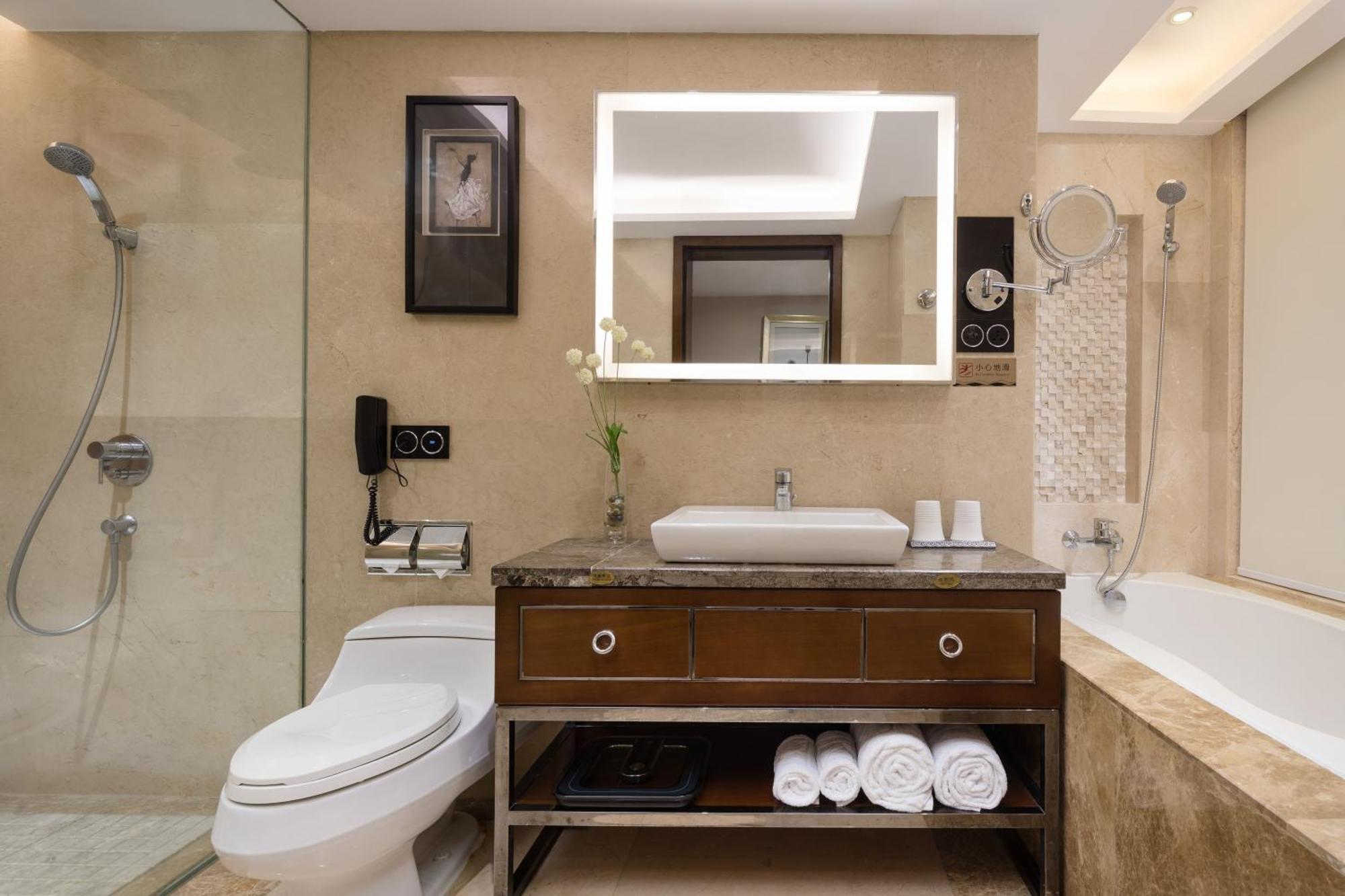 Maoming International Hotel ภายนอก รูปภาพ